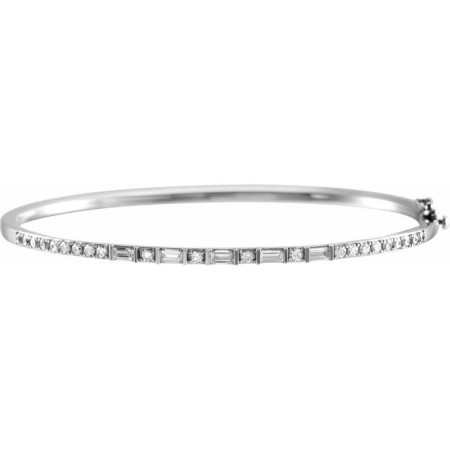 14K White Gold 1 CTW Natural Diamond 7in Bangle Bracelet in White color  STC0024