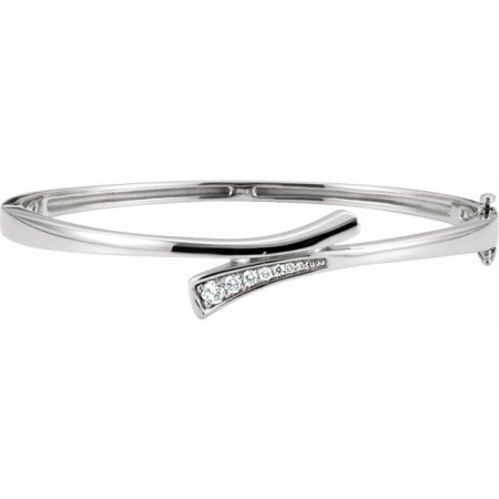 14K White Gold 1/4 CTW Natural Diamond 6 1/2in Bangle Bracelet
