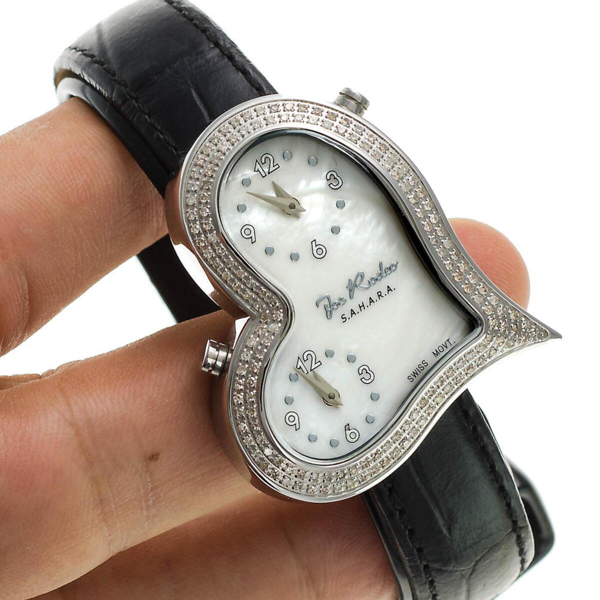 SWISS MASTER HEART SHAPED DIAMOND WATCH chopard-heart-shaped-diamond-  main image 3